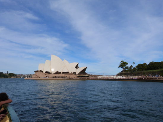 de Oper hoid, gar ned so spektakulaer wie man meint wenn man davor steht!!!