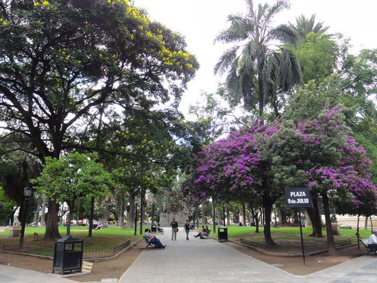Plaza de 9. julio im Zentrum von Salta