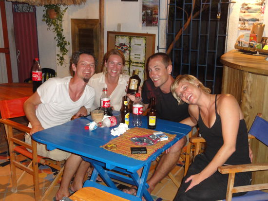 Eben, Patent Coci-Flaeschli , da man ja keinen Alkohol mit ins Hostel bringen durfte... (Die Biere haben wir natuerlich in der Hostelbar gekauft)