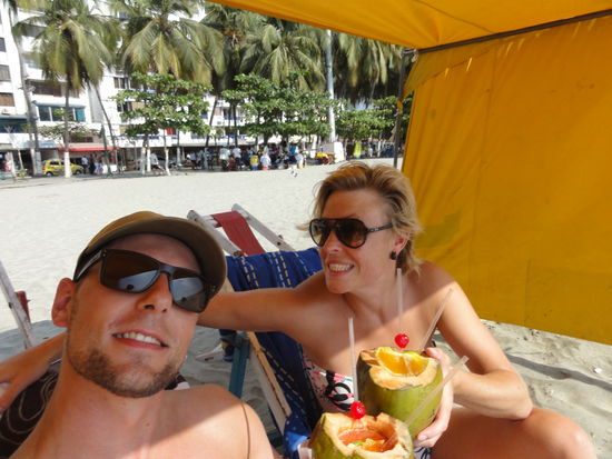 Kokosnussdrink am Strand von Rodadero