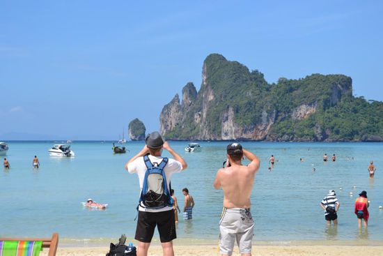 Die beiden werden die vielen Boote und Touristen sicher noch mit Photoshop wegradieren...