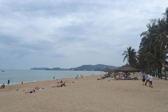 Erster Tag am Strand von Nha Trang. Zeit zum Tauchen, Schnorcheln, Joggen, Schwimmen, Feiern und Relaxen.