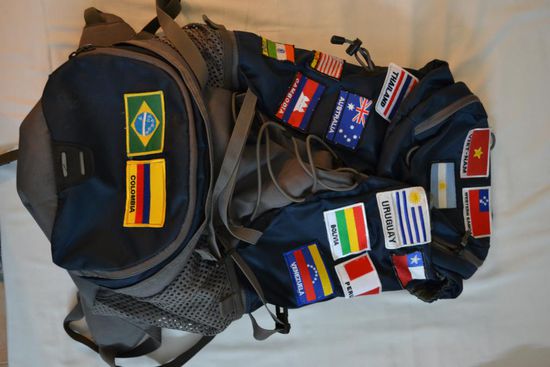 Mein Rucksack sieht seit Hoi An etwas bunter aus. 
Zugegeben, ich habe die Länderflaggen nicht selber aufgenäht, sondern an die hiesige Textilindustrie outgesourced.