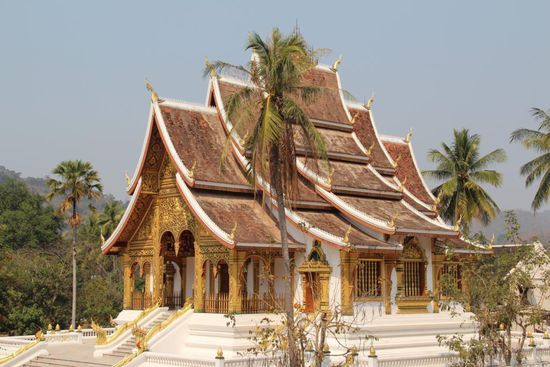 Tempel in Luang Prabang, einem der kulturellen Zentren von Laos. 
...Ich glaube es war der Wat Xieng Tong Tempel.