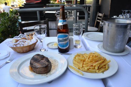 Bife de Lomo im Stadtteil Puerto Madero - ohne Worte.