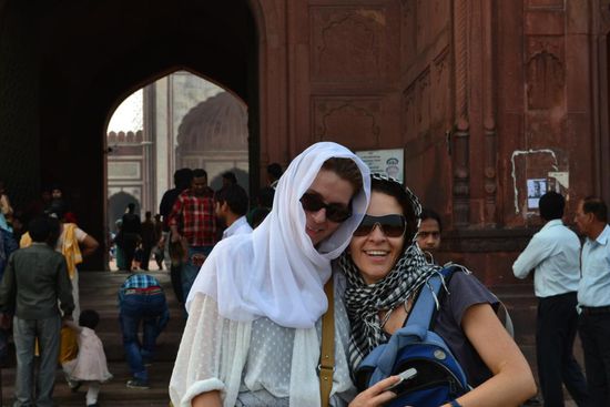 Esther aus der Schweiz und Thais aus Brasilien!