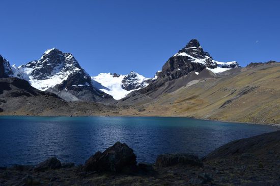 Eindrucksvolle Bergwelt auf dem Weg zum Base Camp.