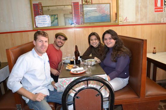 Mit meinen südbrasilianischen Freunden Eduardo, Jordana, die halbe Schweizerin ist und Ana, die in Deutschland studiert hat.