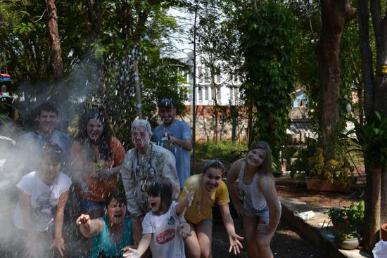 Feierlichkeiten, da Ana's Cousine die Aufnahmeprüfung zum Medizinstudium bestanden hat.