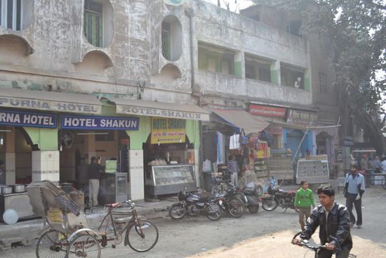 Strassenbild in Gaya, wo ich krankheitshalber 3 Naechte verbracht habe.