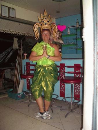 Ein Ladyboy hatte Spass daran, mich zu verkleiden