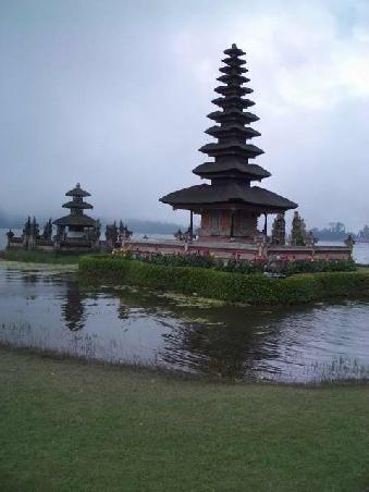 Tempel auf dem Wasser in Bedugul