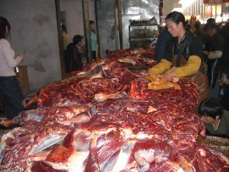 Metzgerei in der Markthalle in Lhasa