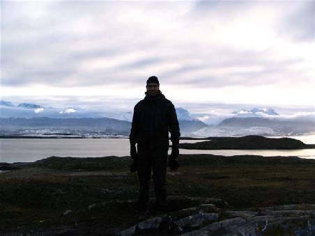 Landgang in der Magelanstrasse (im Hintergrund ganz klein Ushuaia)