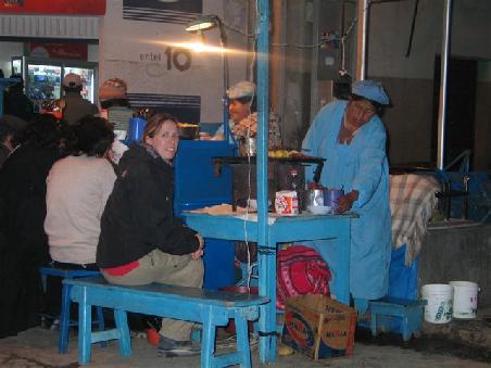 Garkueche a la Boliviano hier halt nicht mit Heuschrecken dafuer mit Forelle und Kartoffeln