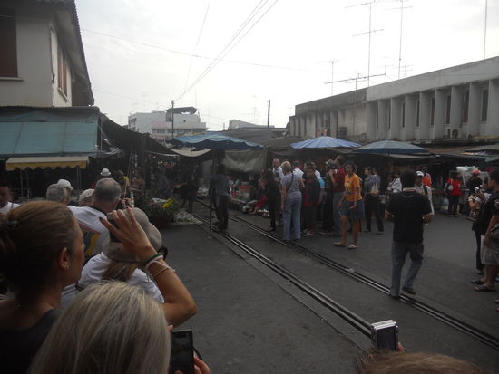 Trainmarket: Warten auf den Zug