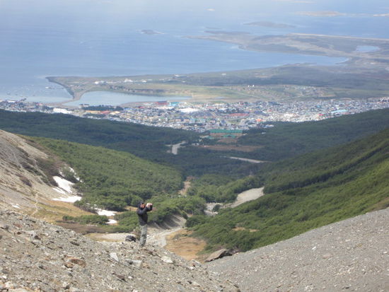 Blick vom Gletscher Marcial auf das Tal und die Stadt
