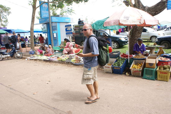 Fruechtchen isst Frucht 