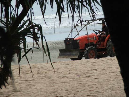 Einen Schneepflug, den brauchen wir doch daheim!