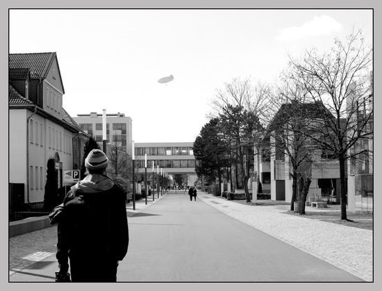 angekommen - in Ferne das Bauhaus