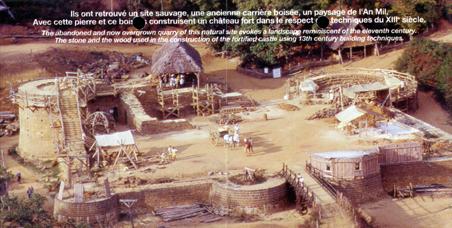 Seit 1997 wird die Burg gebaut. Insgesamt sind 25 Jahre für den Burgbau veranschlagt.