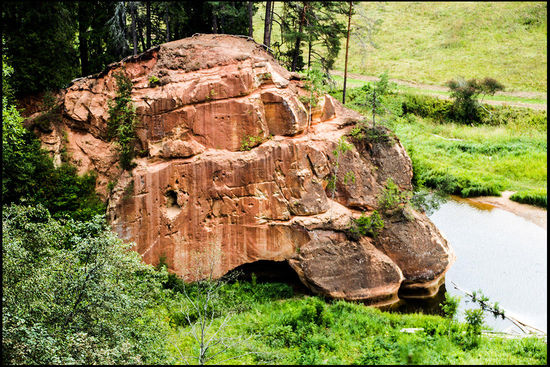 Das ist er nun, der Schwarze Felsen.
