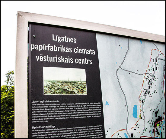 Es gibt drei Rundwege, die man sich auf einem Papier in der Toristeninfo geben lassen kann, mit dazugehörigen Beschreibungen zu den einzelnen "Stationen".