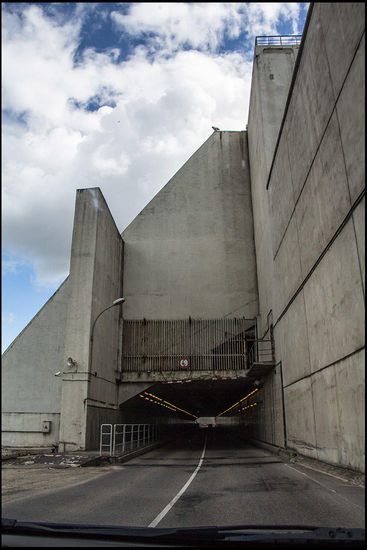Staumauer am Stausee