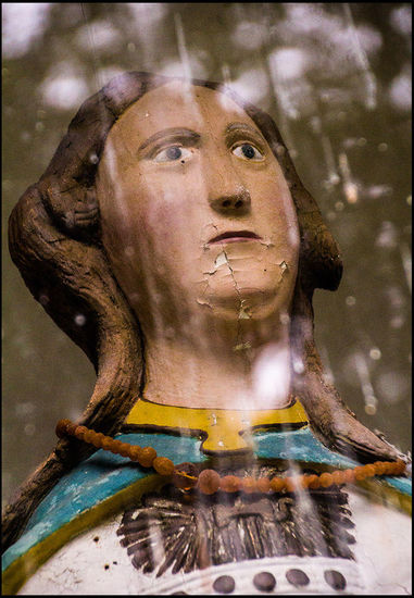 Maria ist da wohl doch ein wenig energischer und scheint nicht mit der Haltung von Jesus zufrieden zu sein.