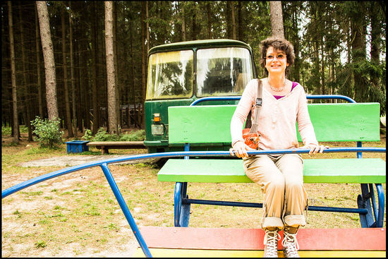 Und dann gibt es noch einen riesigen Spielplatz mit alten russischen Spielgeräten.