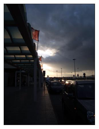 Sonnenuntergang beim Flughafen in Olbia.
