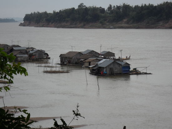 Floating Village - vietnamesische Fluechtlinge