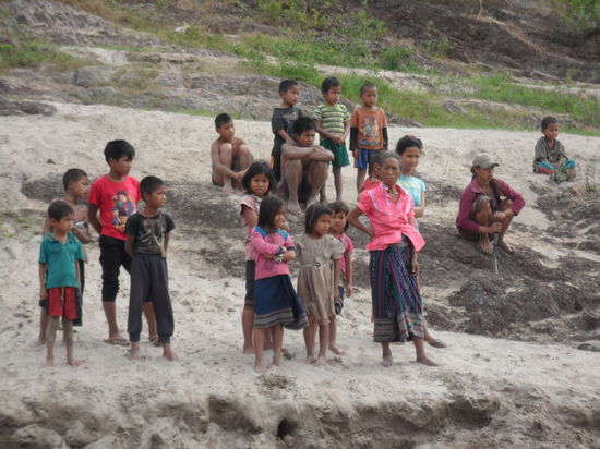 Kritisches Beobachten des Anlegemanoevers...