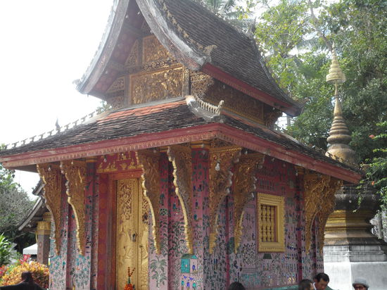 Die Mosaiken an den Waenden hat ein Japaner per Hand angebracht...