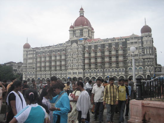 Mumbai: Taj Mahal Palace...ein Luxusresort...aber in sowas steigen wir doch nicht ab...