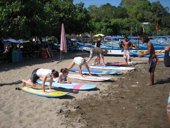 Trockenuebung am Strand