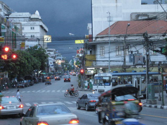 Monsunstimmung abendlichen Bangkok