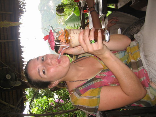 Julia und ihr neues Lieblingsgetraenk