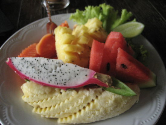 und ein bunter Obstsalat