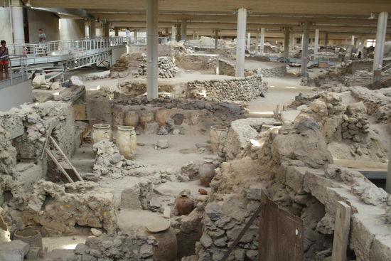die teilweise ausgegrabene Stadt Akrotiri