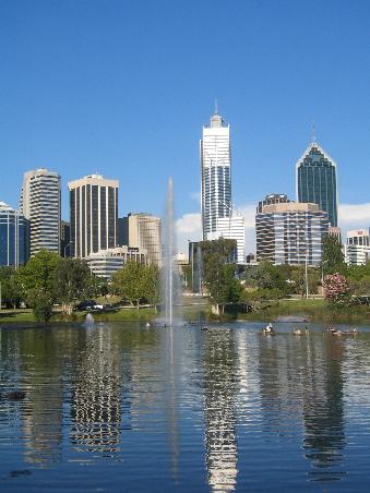 mal wieder perth, aus einer anderen perspektive allerdings und mit enten, schwaenen und pelikanen