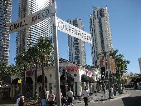 Surfers Paradise Boulevard--> hier lang zum shoppen