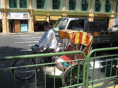 auch Rikschas gibt es in Little India