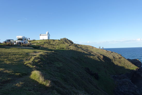 Lars hält am Wohnmobil nach Buckelwalen Ausschau, die zur Zeit vorbeiziehen sollen