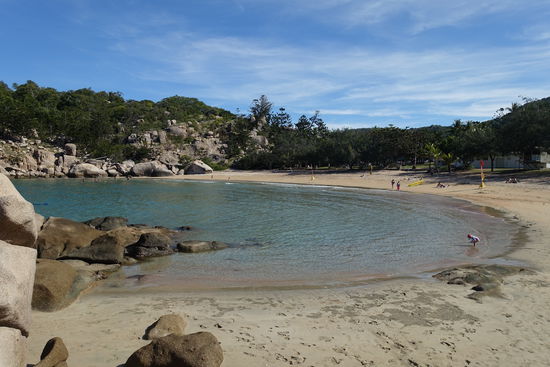 Alma Bay, ein leicht zugänglicher bewachter Strand.