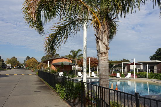 Unser Discovery Campingplatz in Melbourne. Es sind hier zwar für uns milde Temperaturen, auch wenn die Melbourner teilweise in dicken Daunenjacken herumlaufen, aber für den Pool war es dann doch zu frisch - schade.