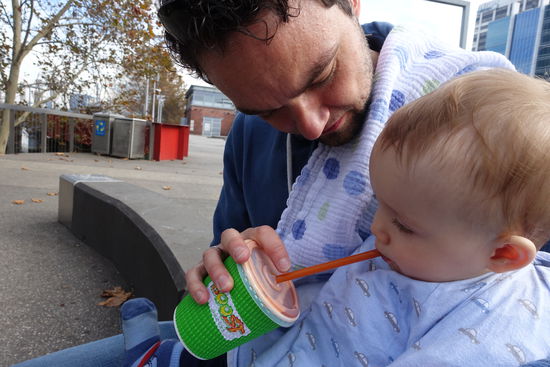 Frischer Möhren Bananen Saft am Yarrariver. Schmeckte natürlich nicht ganz so gut, wie der von Opa U.