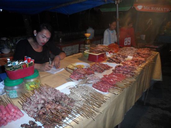 Was darf es sein beim Transvestiten BBQ?