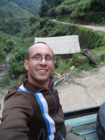 Rueckfahrt auf dem Dach des Jeepneys