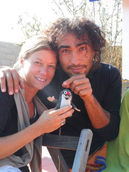 Umberto (Mexikaner der 2 Jahre in der Schweiz gelebt hat und Deutsch mit schwiizerduetschem Akzent spricht - herrlich) mit seiner deutschen Freundin Andrea